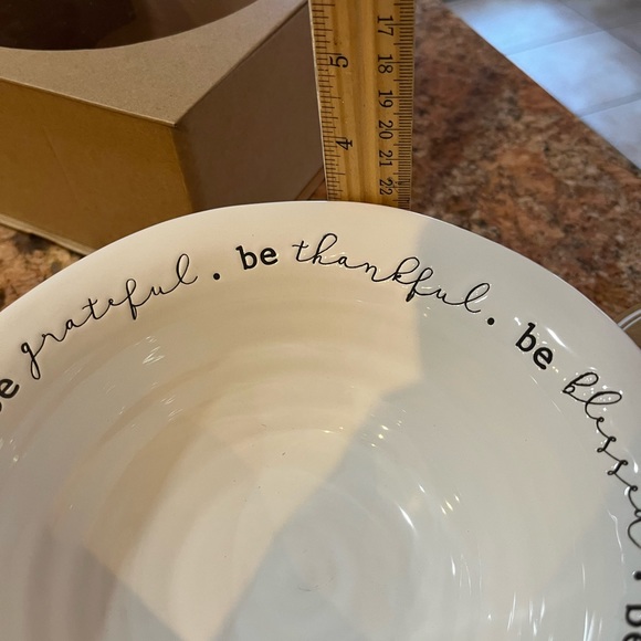 The Thankful Bowl by Mud Pie. “Be thankful, Be blessed”, Be grateful”. - Picture 7 of 8